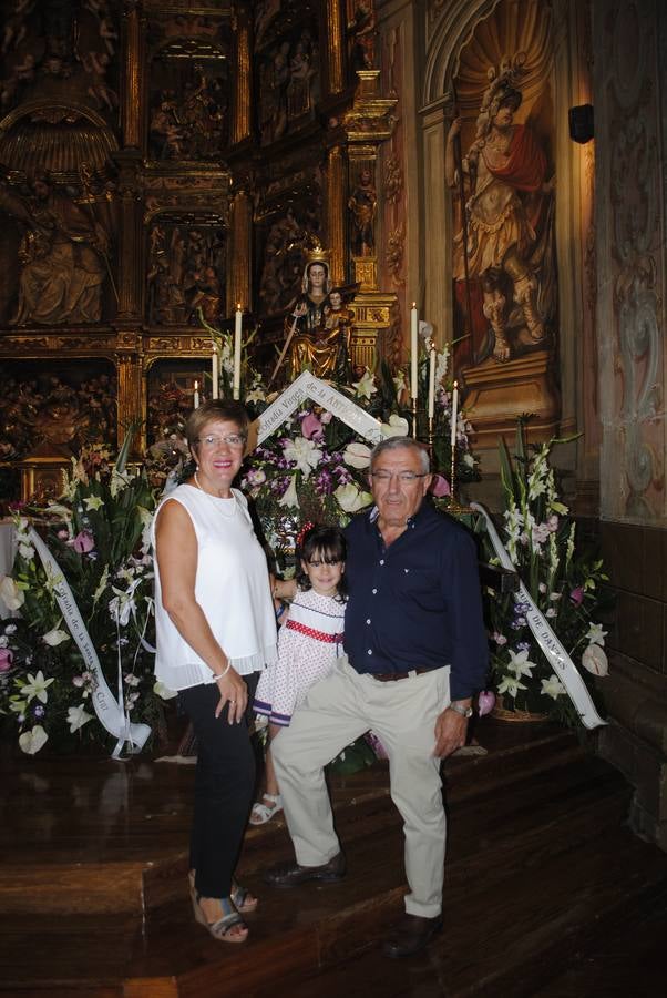 Ofrenda floral a la Virgen de la Antigua en Alberite