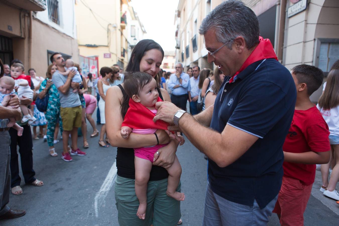 Murillo lanza el cohete y celebra la imposición de pañuelos