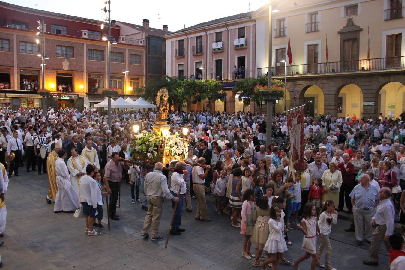 Día grande por la virgen del Burgo en Alfaro