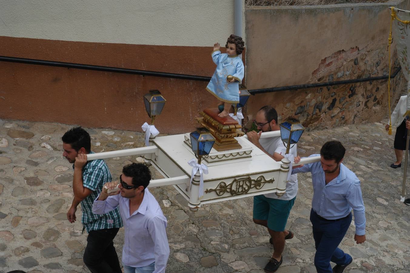 Grávalos celebra su día grande con la procesión de la Virgen de la Antigua