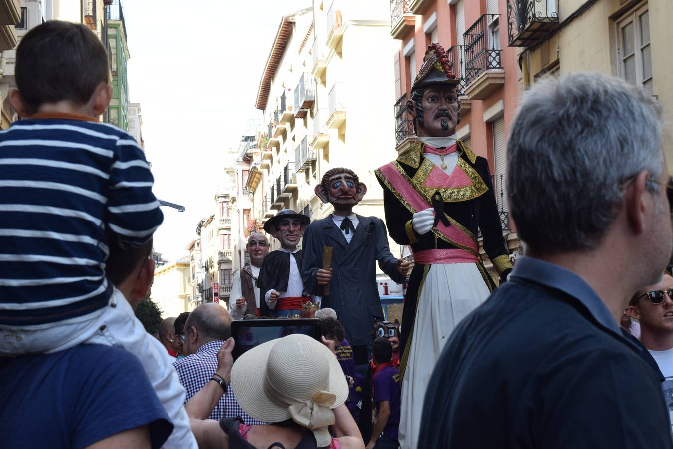 Ambiente festivo hasta el final