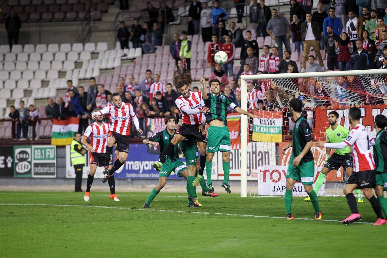 El partido UDL-Sestao: emoción entre el público y los gestos del equipo riojano