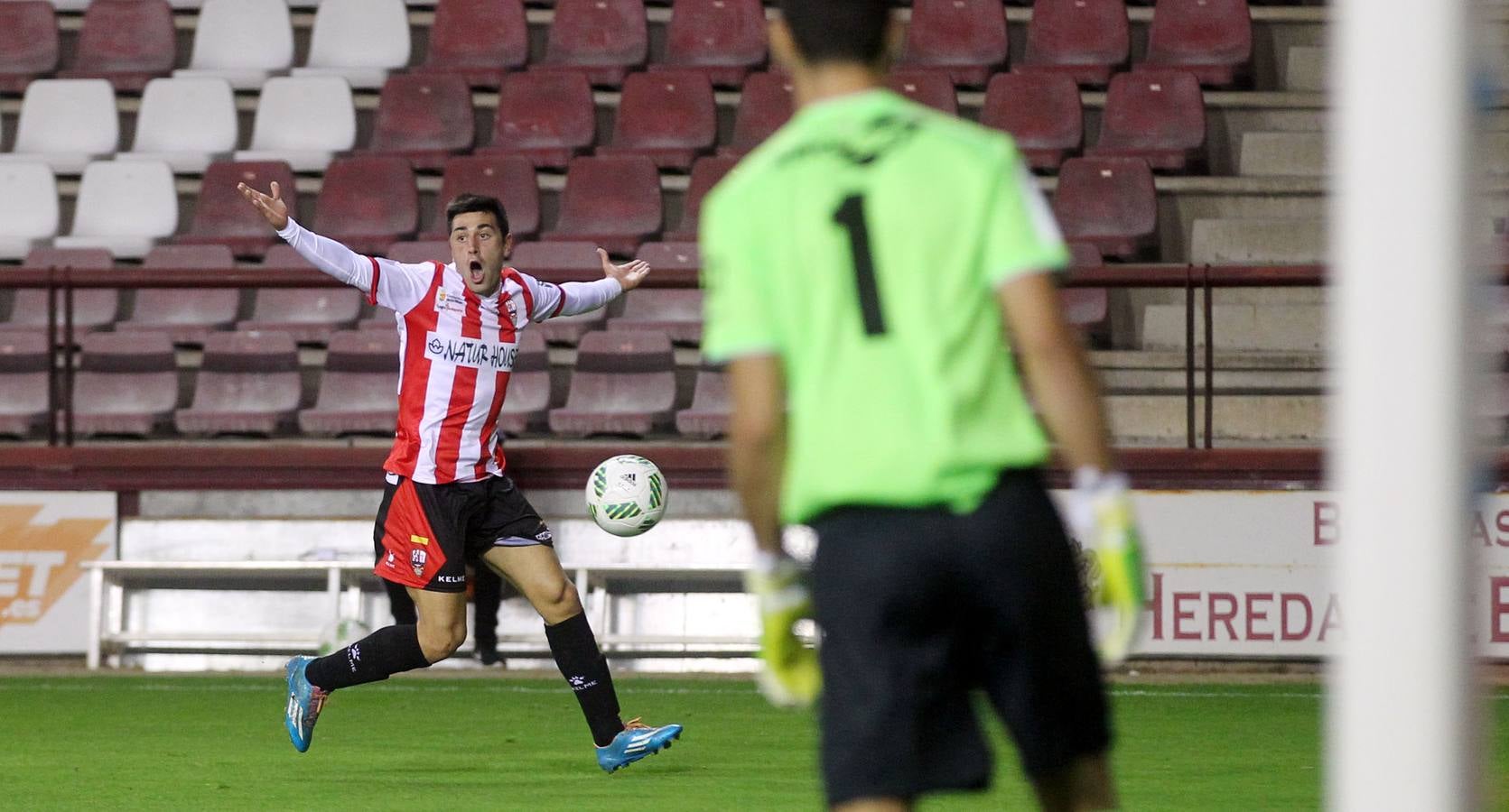 El partido UDL-Sestao: emoción entre el público y los gestos del equipo riojano