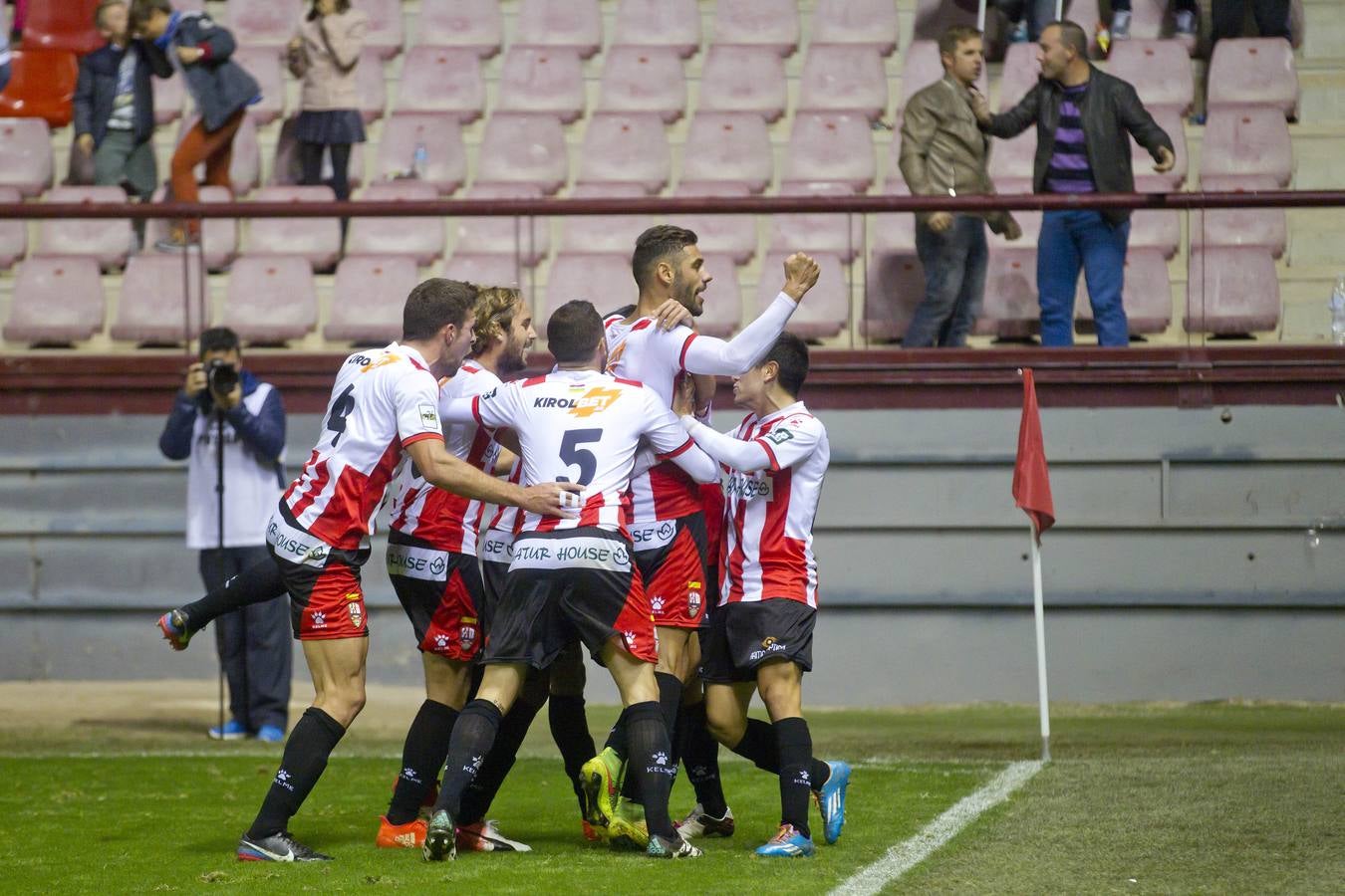 El partido UDL-Sestao: emoción entre el público y los gestos del equipo riojano