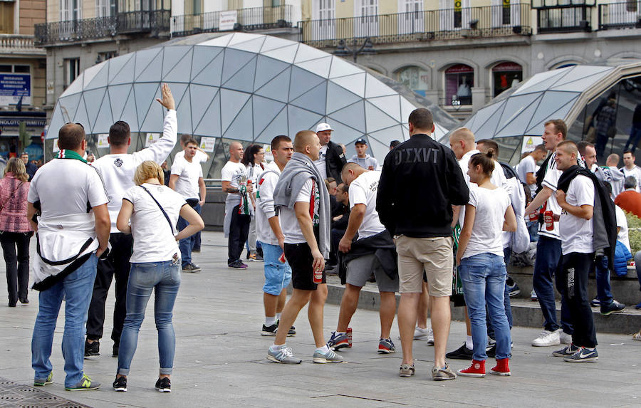 Los aficionados del Legia provocan el caos en Madrid