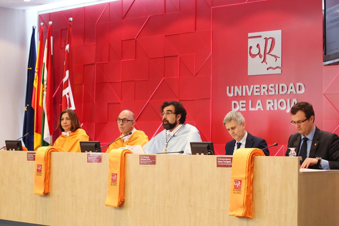 Día de graduación en la Facultad de Ciencias Empresariales de la UR