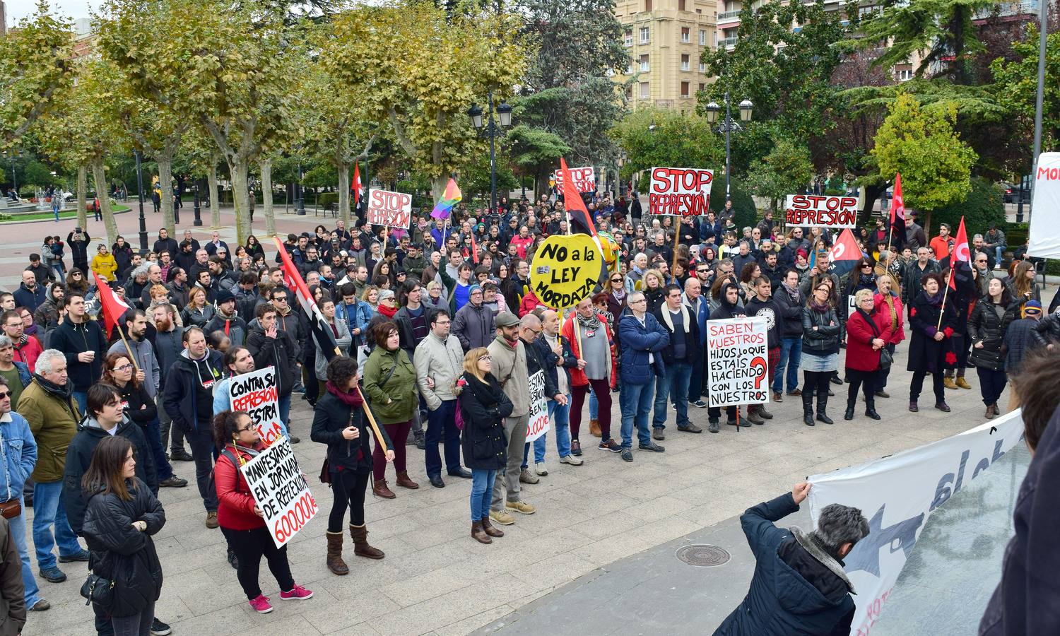 Unas 300 personas se manifiestan por el fin del proceso de los detenidos en el 14N