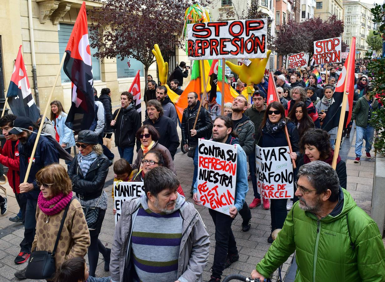 Unas 300 personas se manifiestan por el fin del proceso de los detenidos en el 14N