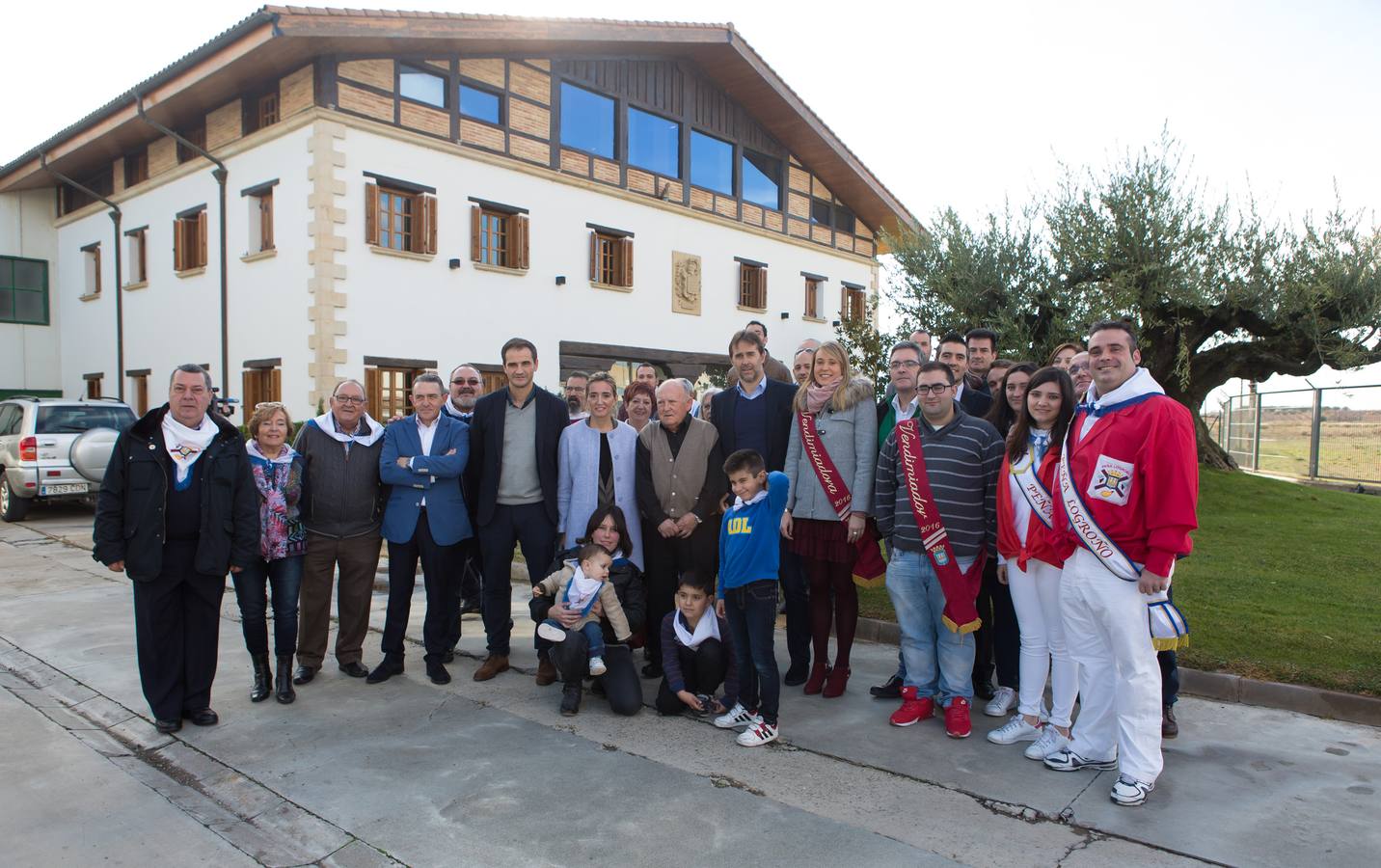Julen Lopetegui recibe las &quot;llaves de oro del chamizo&quot; de la Peña Logroño