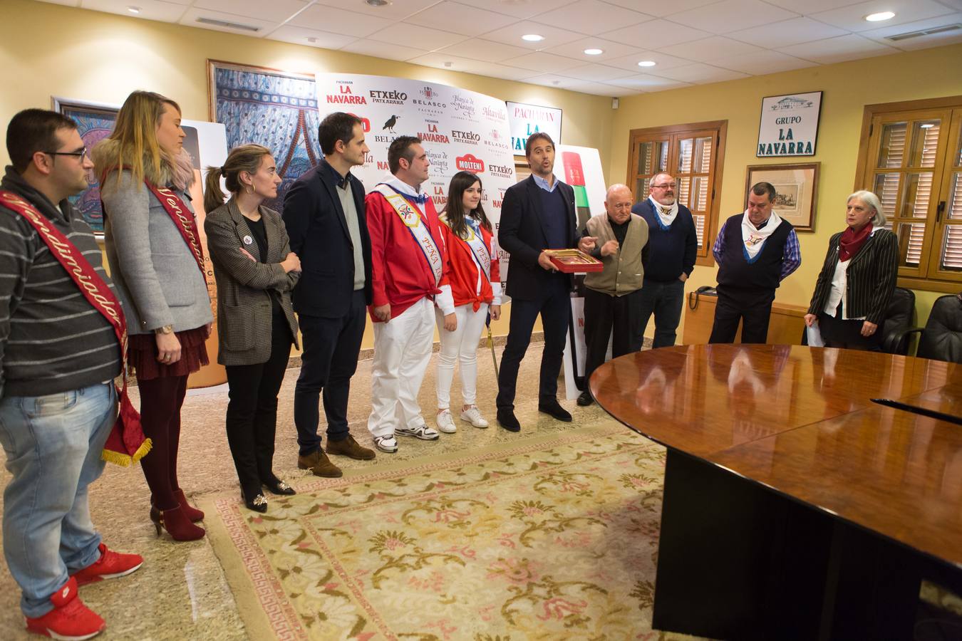 Julen Lopetegui recibe las &quot;llaves de oro del chamizo&quot; de la Peña Logroño
