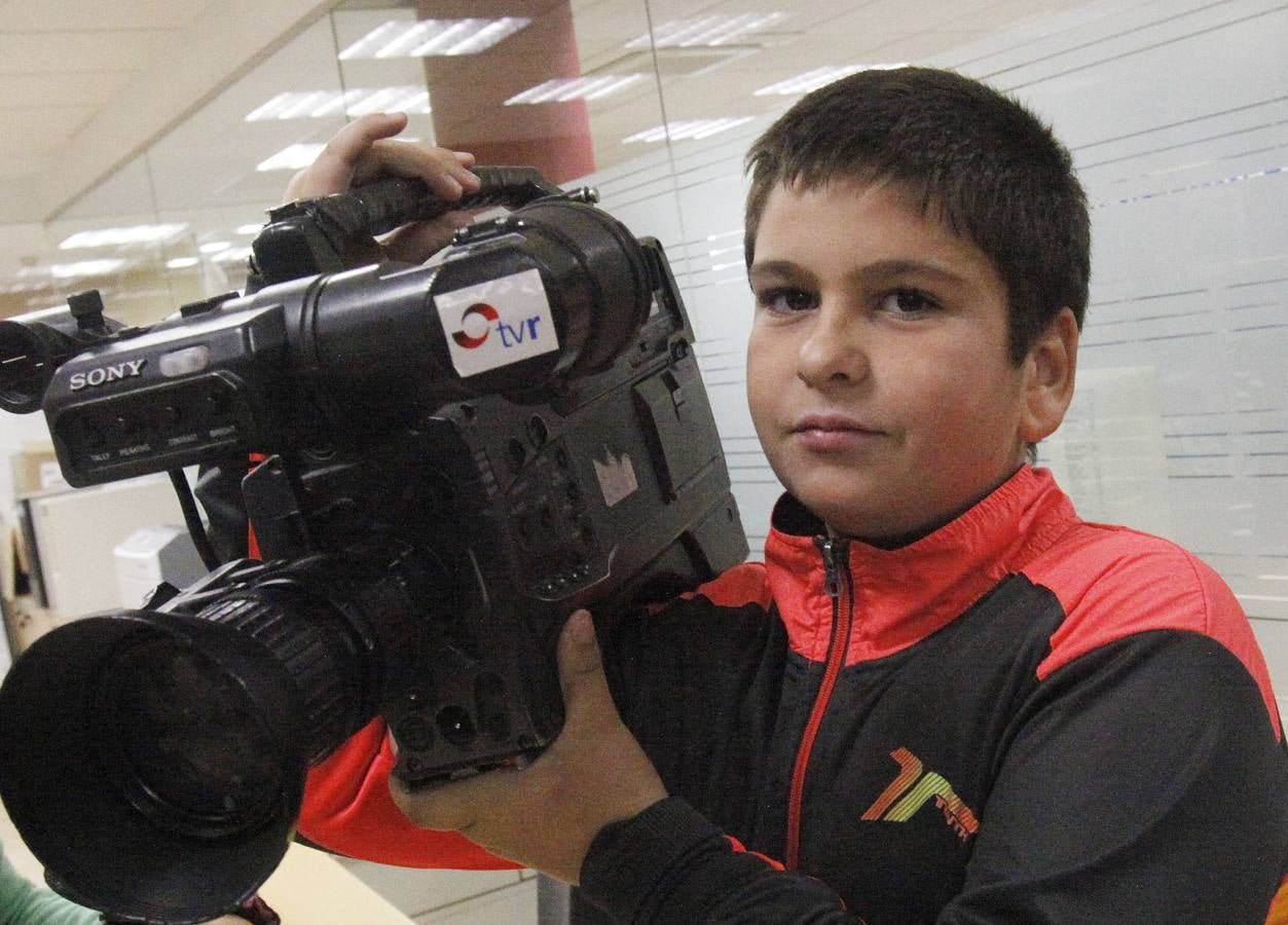 Los alumnos de 5º de Primaria del Colegio Salesianos Domingo Savio de Logroño visitan la multimedia de Diario LA RIOJA