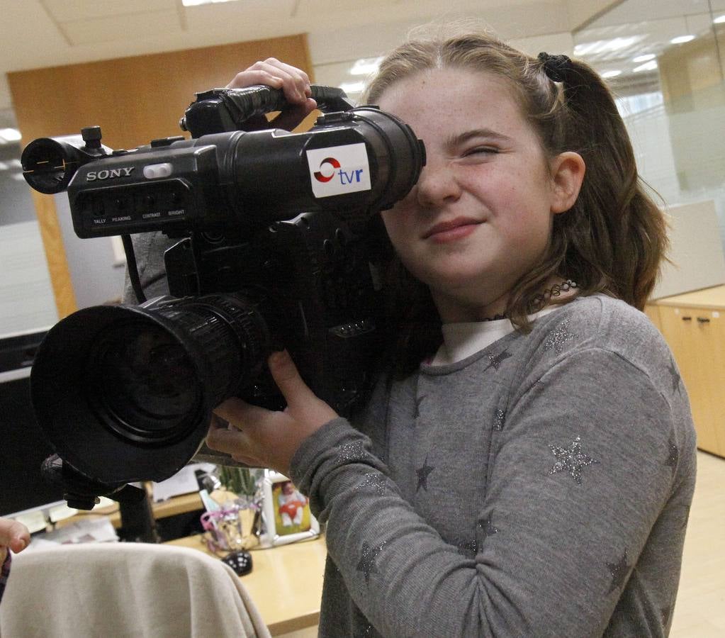 Los alumnos de 5º de Primaria del Colegio Salesianos Domingo Savio de Logroño visitan la multimedia de Diario LA RIOJA