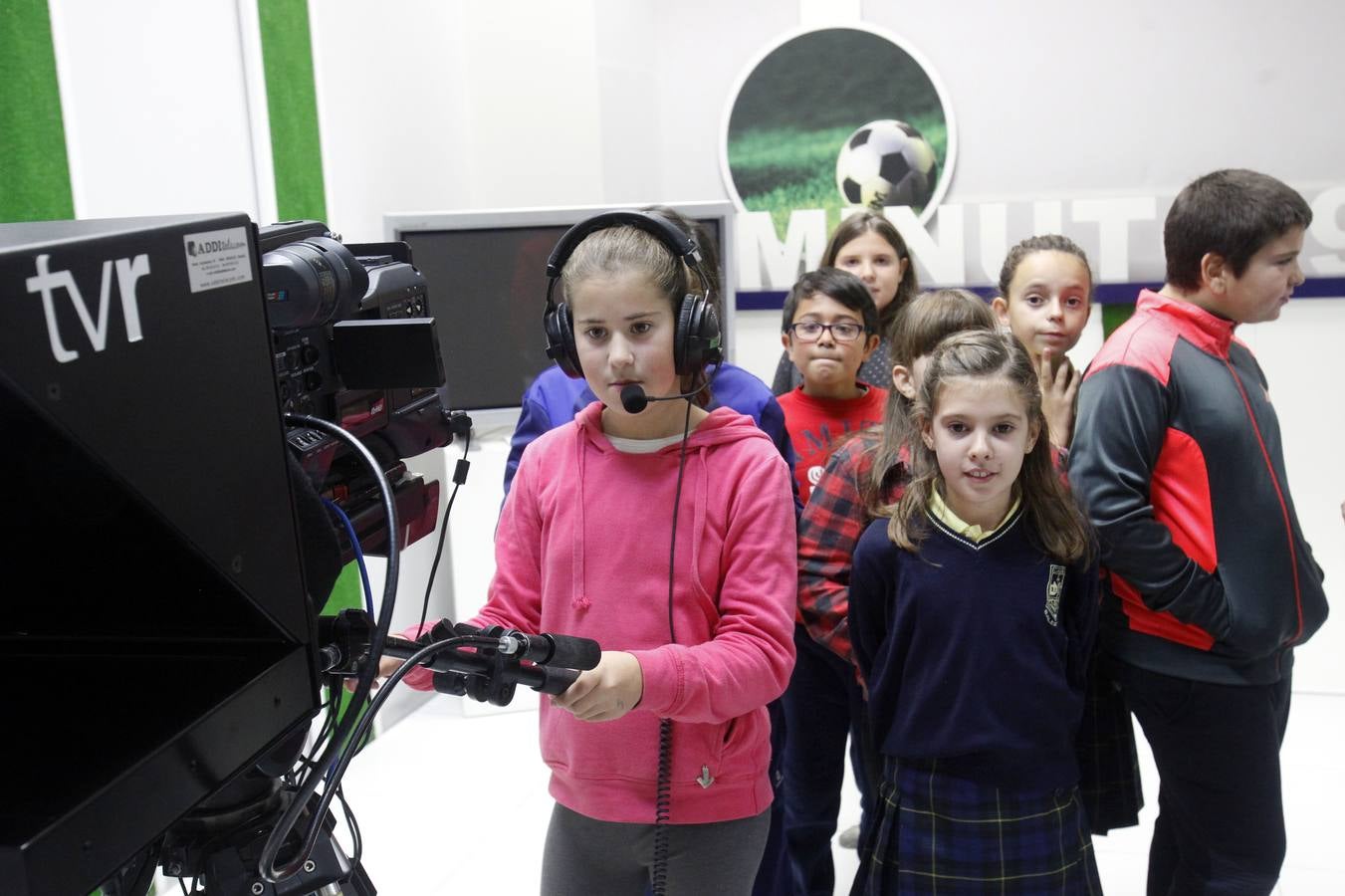 Los alumnos de 5º de Primaria del Colegio Salesianos Domingo Savio de Logroño visitan la multimedia de Diario LA RIOJA