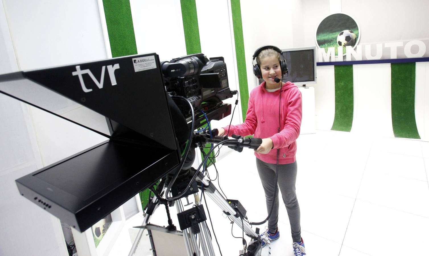 Los alumnos de 5º de Primaria del Colegio Salesianos Domingo Savio de Logroño visitan la multimedia de Diario LA RIOJA