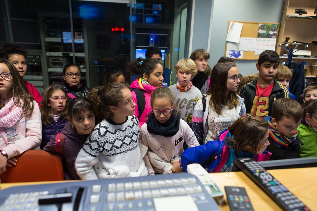 Los alumnos del Cra Moncalvillo de Entrena han visitado la multimedia de Diario LA RIOJA