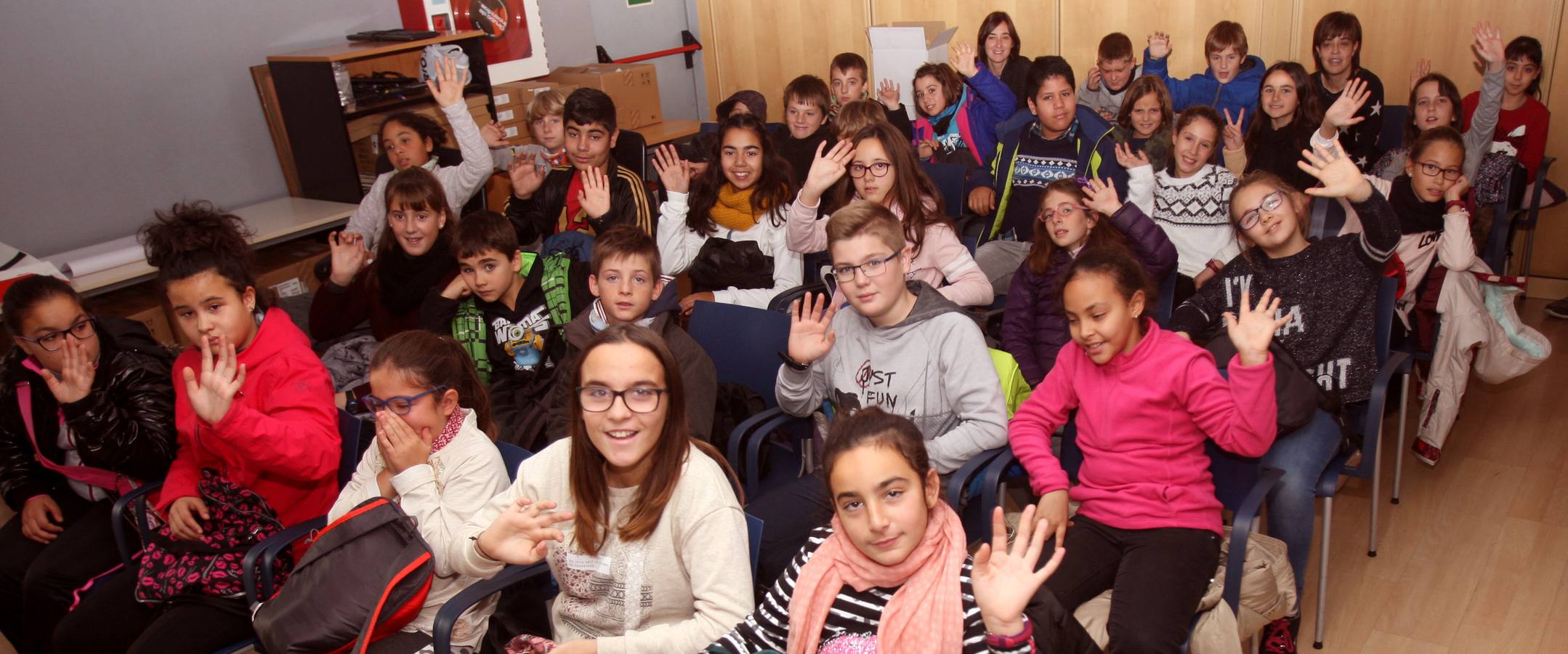 Los alumnos del Cra Moncalvillo de Entrena han visitado la multimedia de Diario LA RIOJA