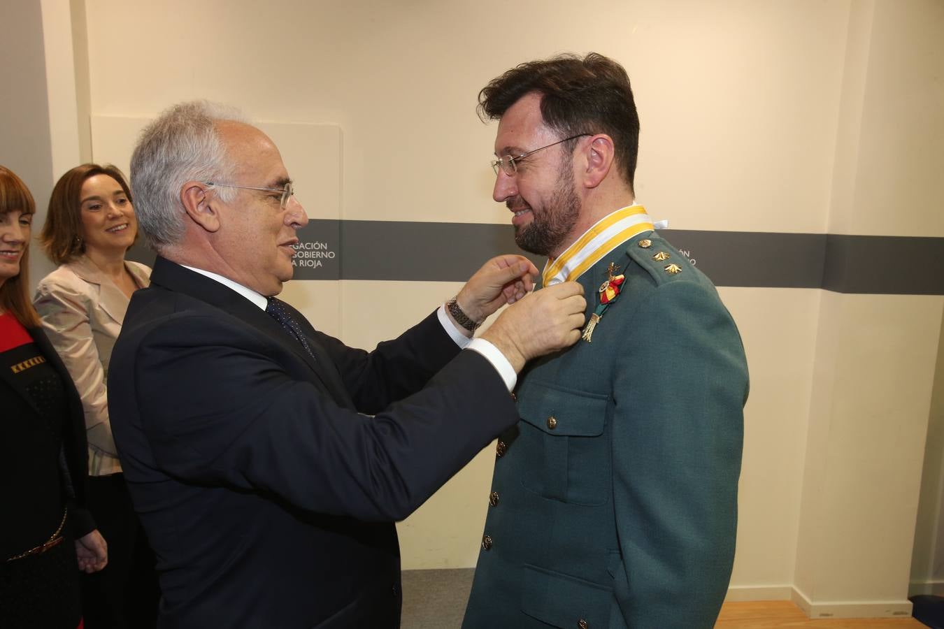 Condecoraciones de la Orden de Isabel la Católica y de la Orden del Mérito Civil