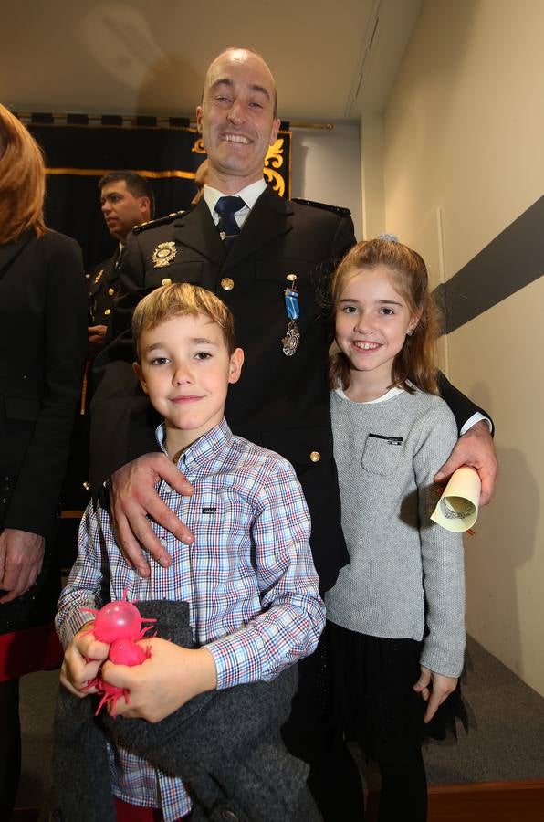 Condecoraciones de la Orden de Isabel la Católica y de la Orden del Mérito Civil