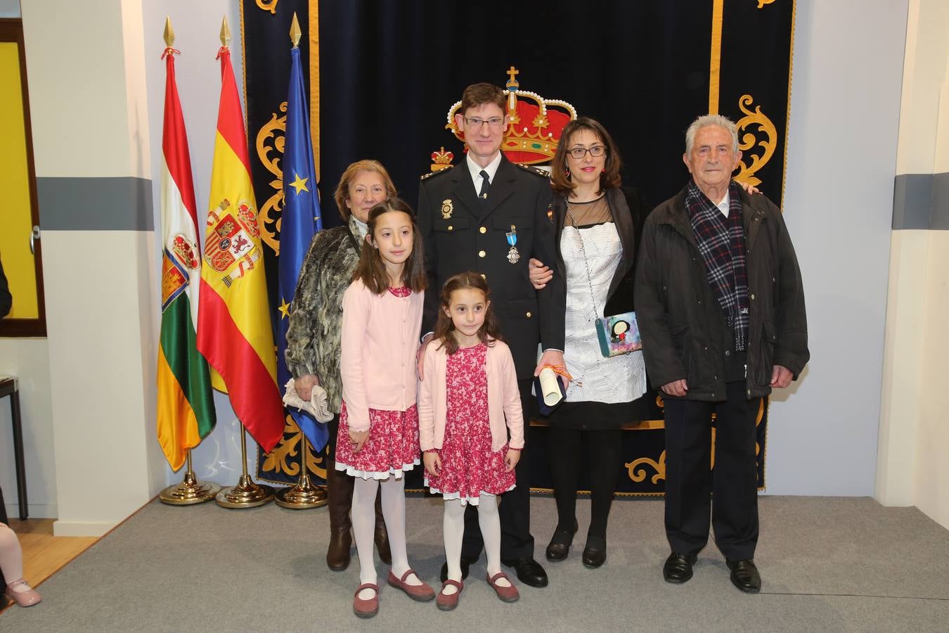 Condecoraciones de la Orden de Isabel la Católica y de la Orden del Mérito Civil