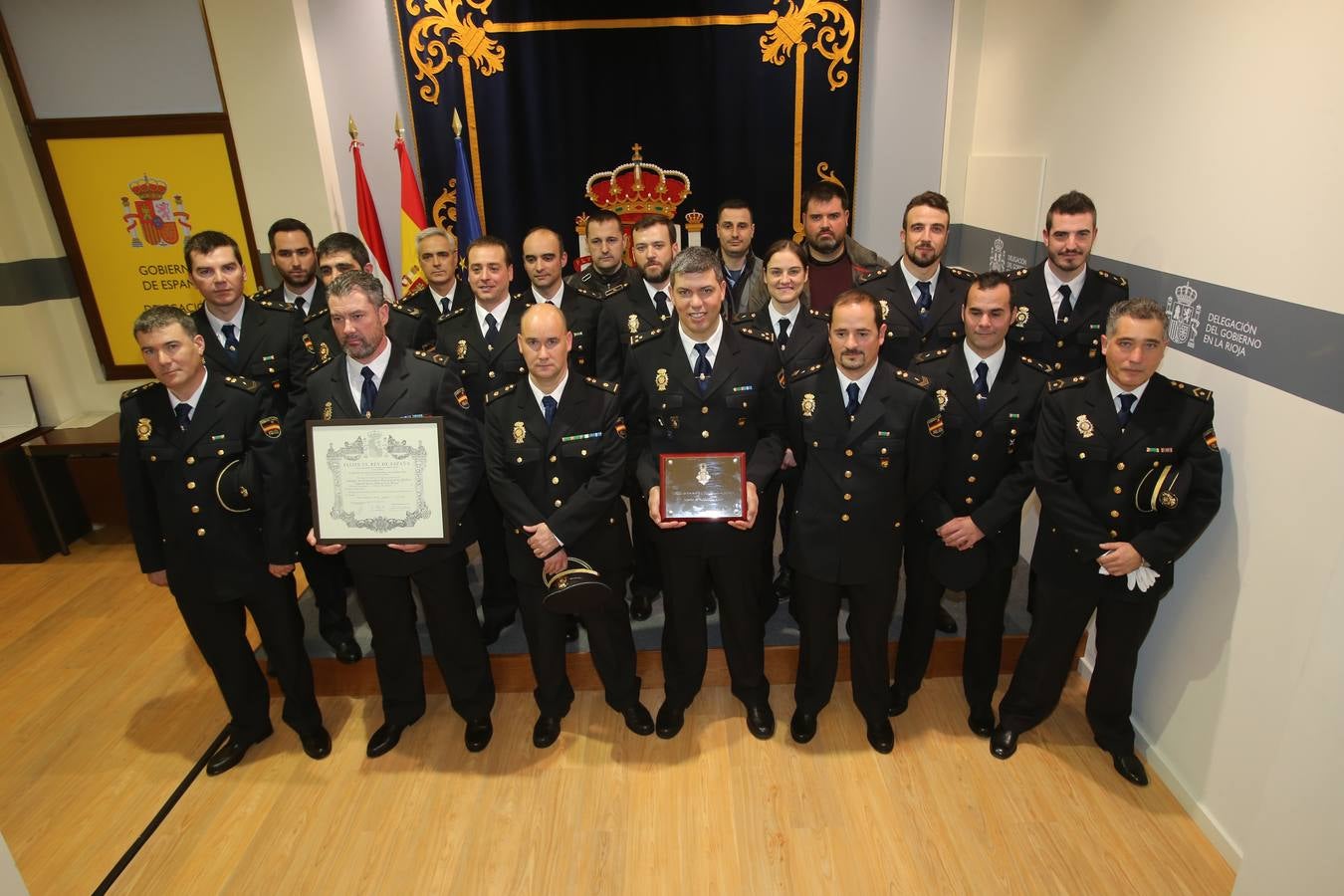 Condecoraciones de la Orden de Isabel la Católica y de la Orden del Mérito Civil