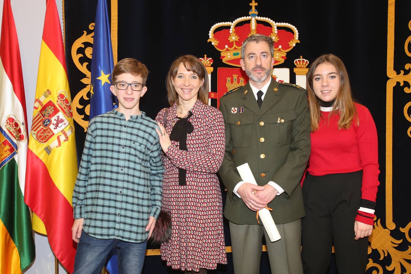 Condecoraciones de la Orden de Isabel la Católica y de la Orden del Mérito Civil