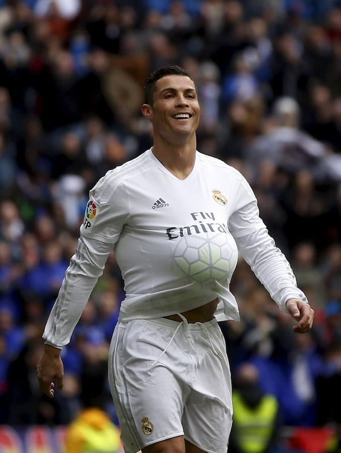 Cristiano Ronaldo festeja el tercero de los cuatro goles que le endosó al Celta de Vigo en la victoria del Real Madrid el 5 de marzo.