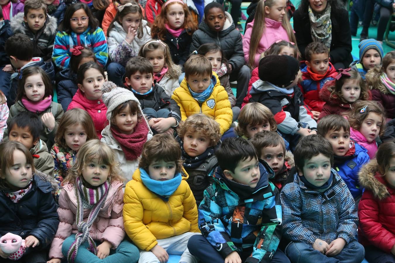 Setecientos alumnos disfrutan en el colegio Las Gaunas de la música de Pablo Sáinz Villegas