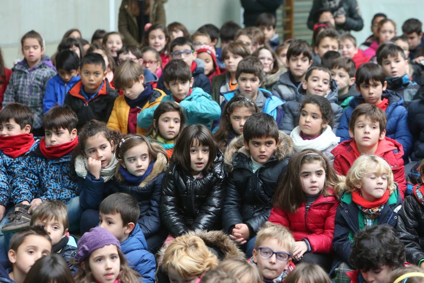 Setecientos alumnos disfrutan en el colegio Las Gaunas de la música de Pablo Sáinz Villegas