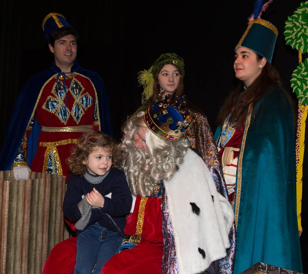 Sonrisas y lloros en la visita de los Reyes al Auditorio