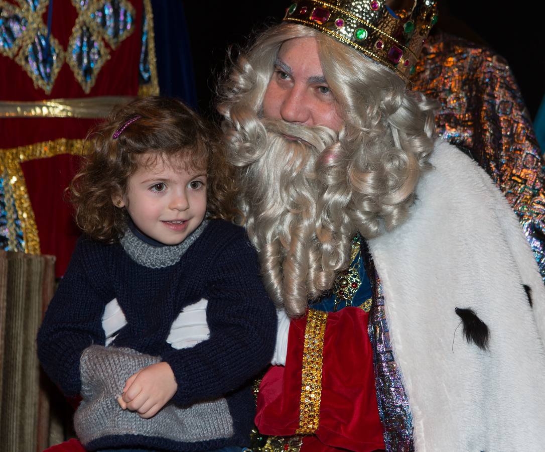 Sonrisas y lloros en la visita de los Reyes al Auditorio