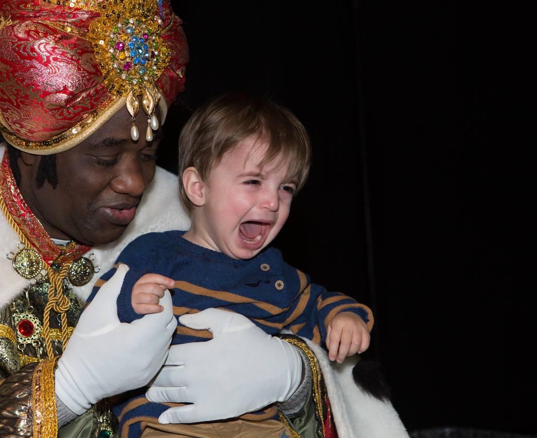 Sonrisas y lloros en la visita de los Reyes al Auditorio