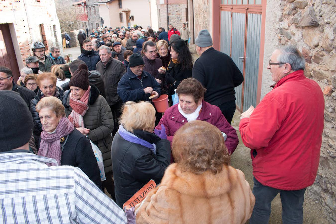 Reparto de habas en Ojacastro