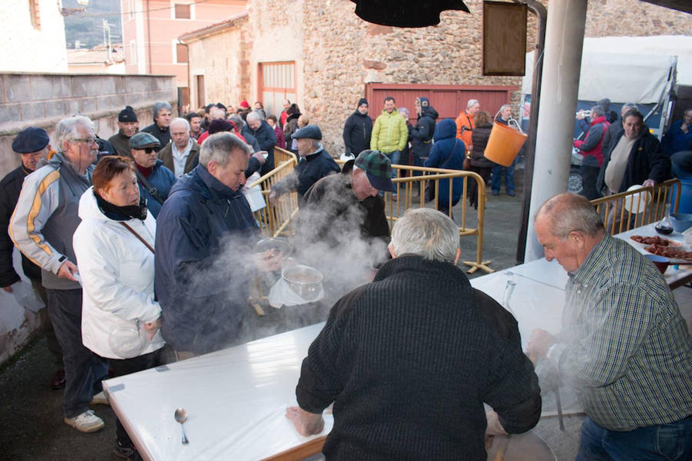 Reparto de habas en Ojacastro