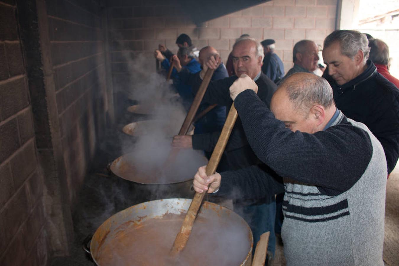 Reparto de habas en Ojacastro