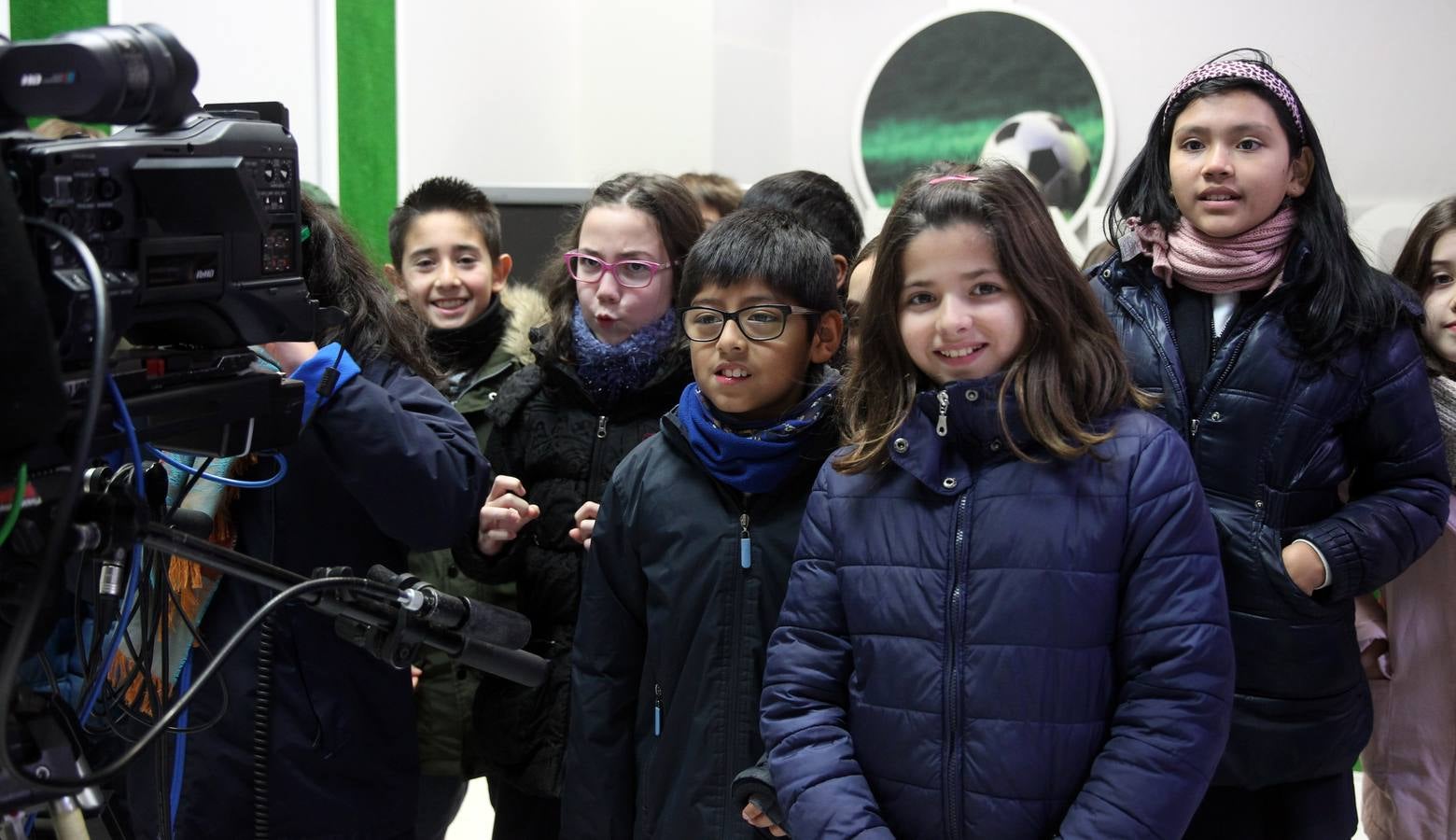 Los alumnos de 5º de Primaria del Colegio logroñés Adoratrices visitan la multimedia de Diario LA RIOJA