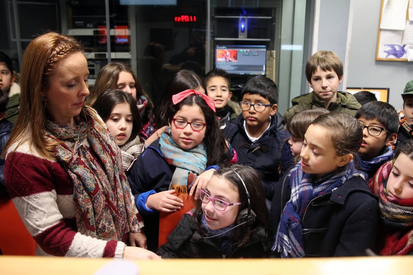 Los alumnos de 5º de Primaria del Colegio logroñés Adoratrices visitan la multimedia de Diario LA RIOJA