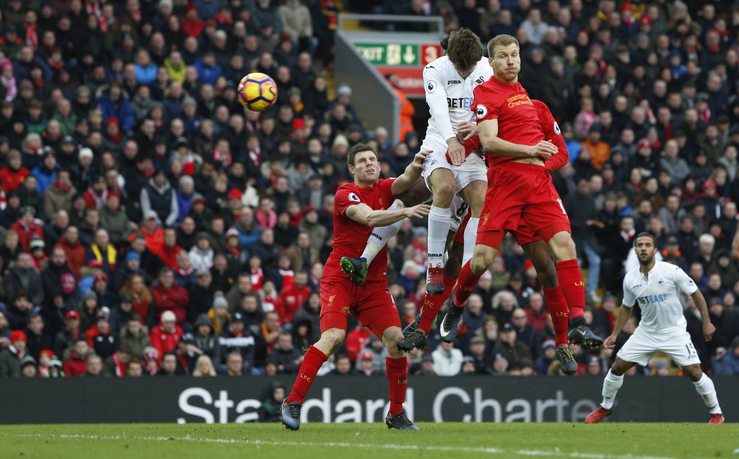 Fernando Llorente toma Anfield