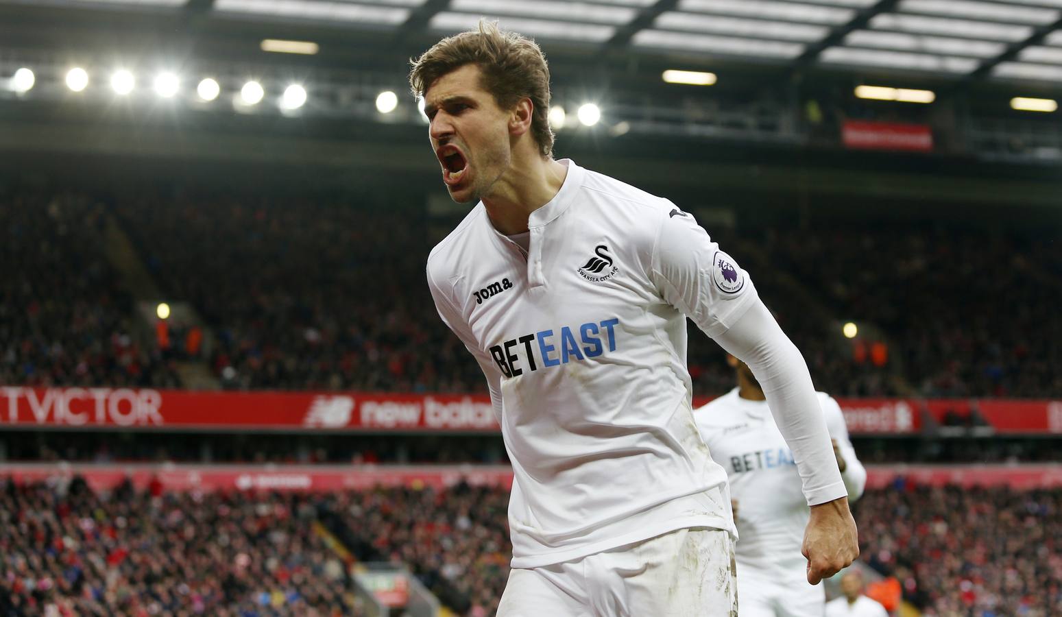 Fernando Llorente toma Anfield