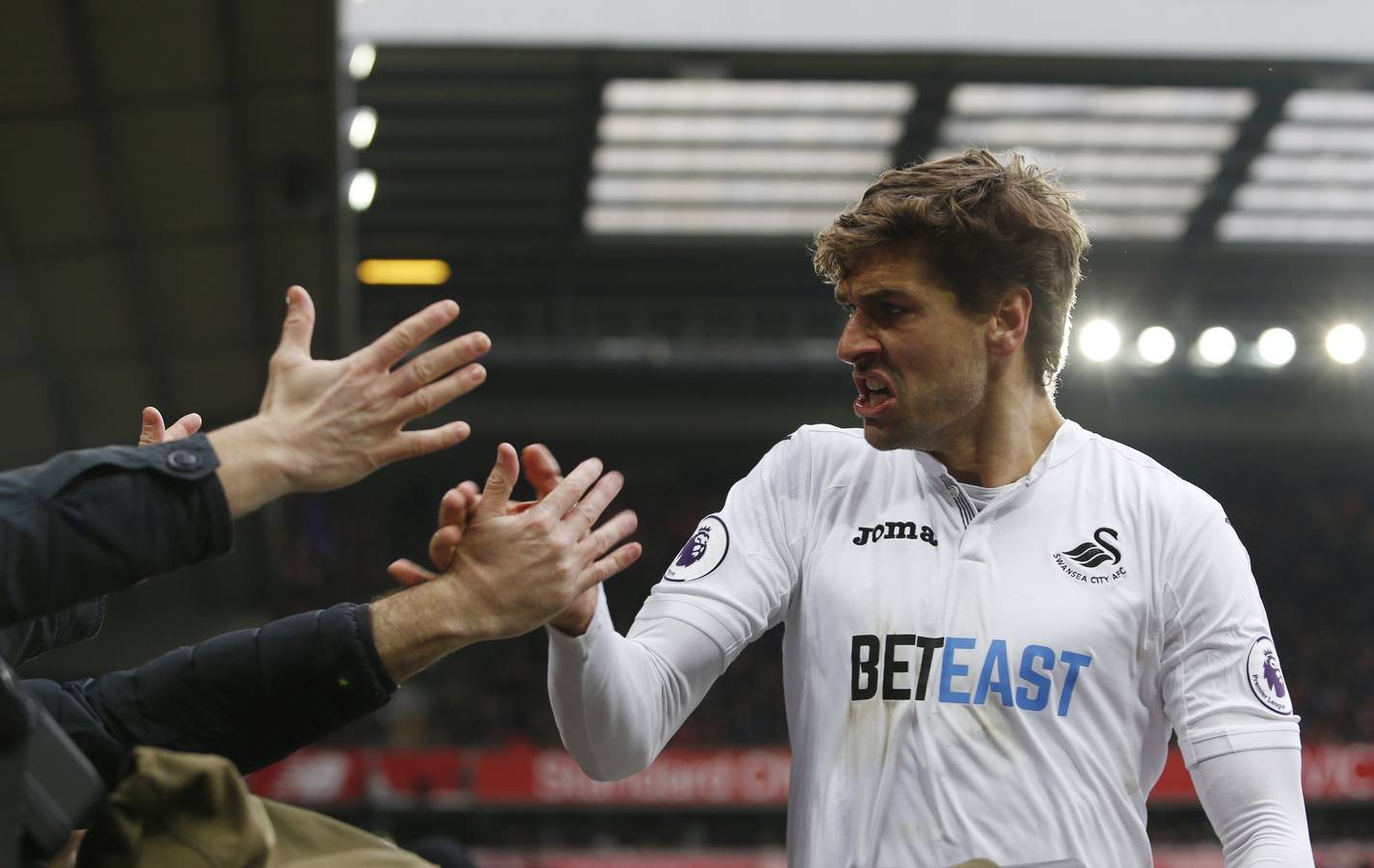 Fernando Llorente toma Anfield