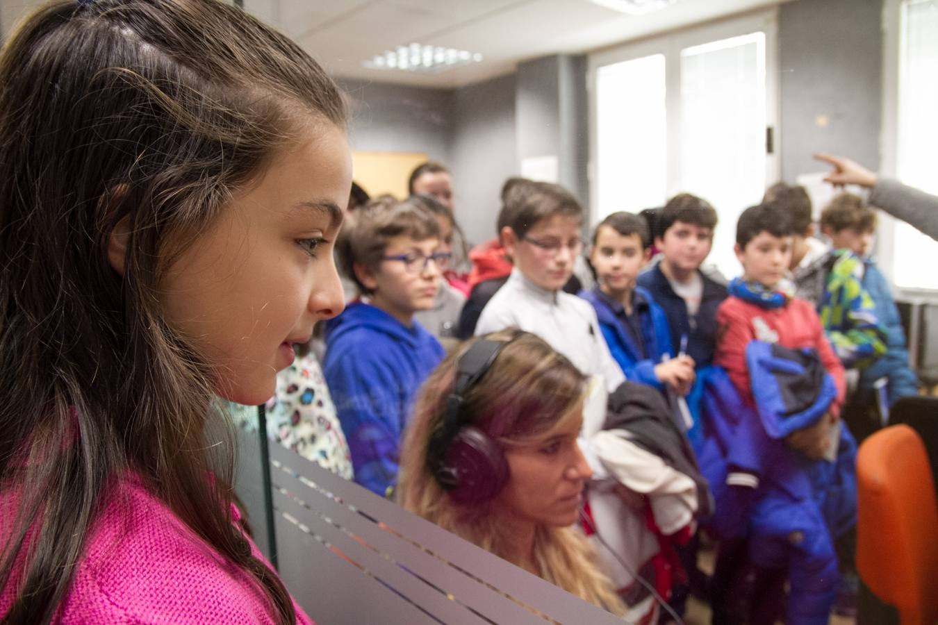 Los alumnos de 6º A del CEIP Las Gaunas visitan la multimedia de Diario LA RIOJA