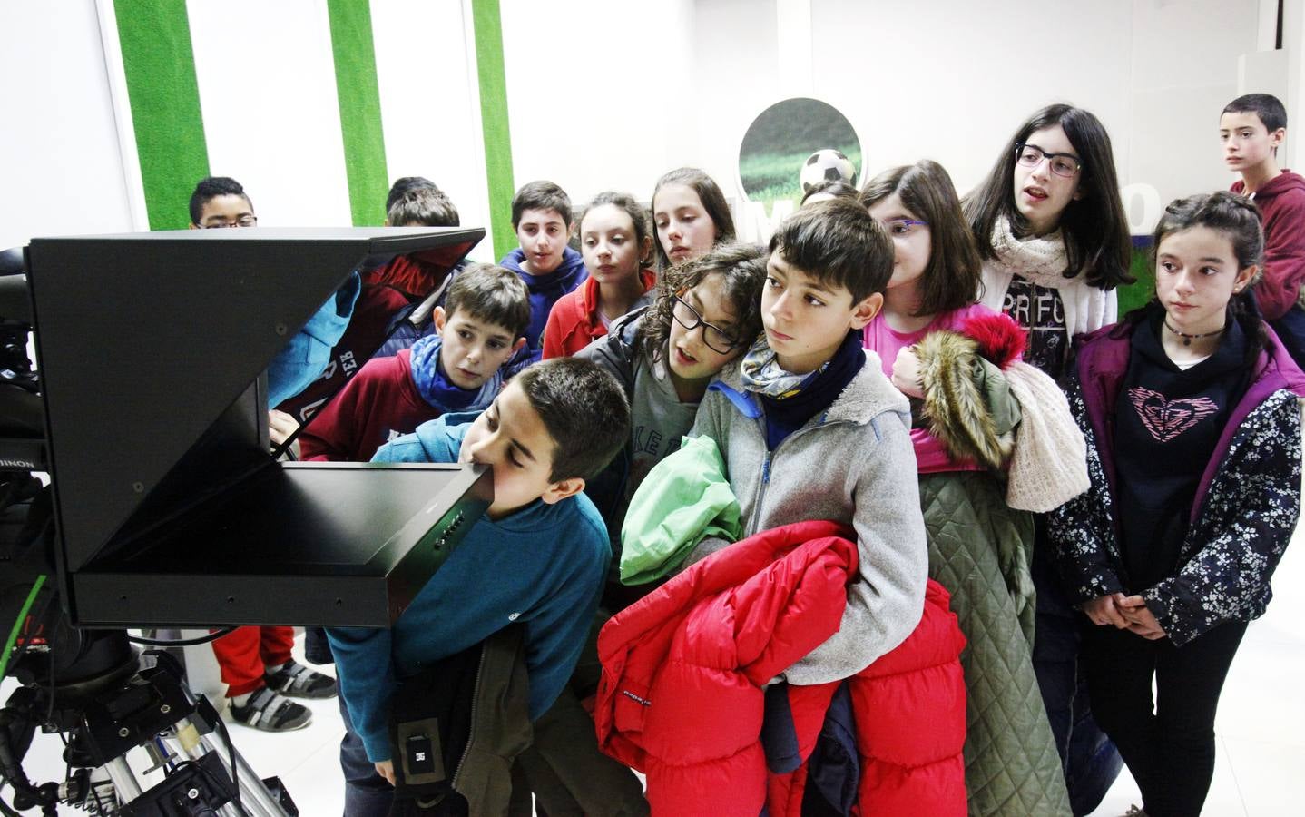 Los alumnos de 6º B del Ceip Las Gaunas de Logroño visitan la multimedia de Diario LA RIOJA