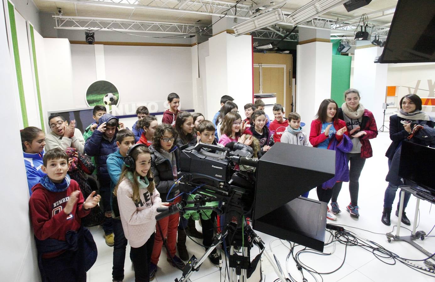 Los alumnos de 6º B del Ceip Las Gaunas de Logroño visitan la multimedia de Diario LA RIOJA