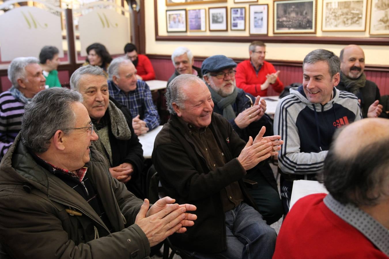 Torneo de mus en el Moderno