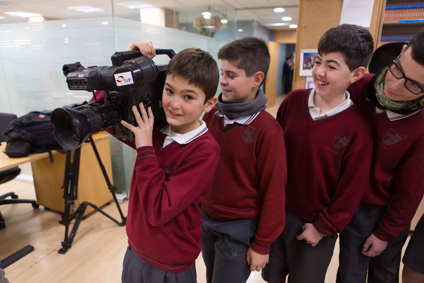 Los alumnos de 6º A de Jesuitas visitan la multimedia de Diario LA RIOJA