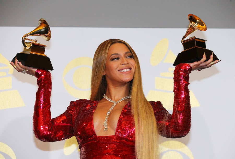 Beyoncé, con dos premios Grammy, no logró al final el premio al mejor álbum por 'Lemonade', que partía como favorito junto a '25' de Adele.