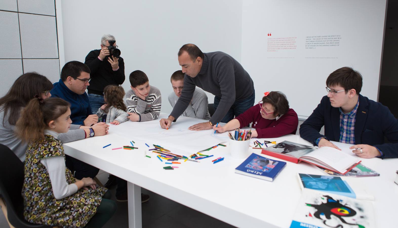 El Museo Würth acoge la sesión de fotos de la campaña de FEAPS &#039;Soy cómplice&#039;, con Lorenzo Quinn