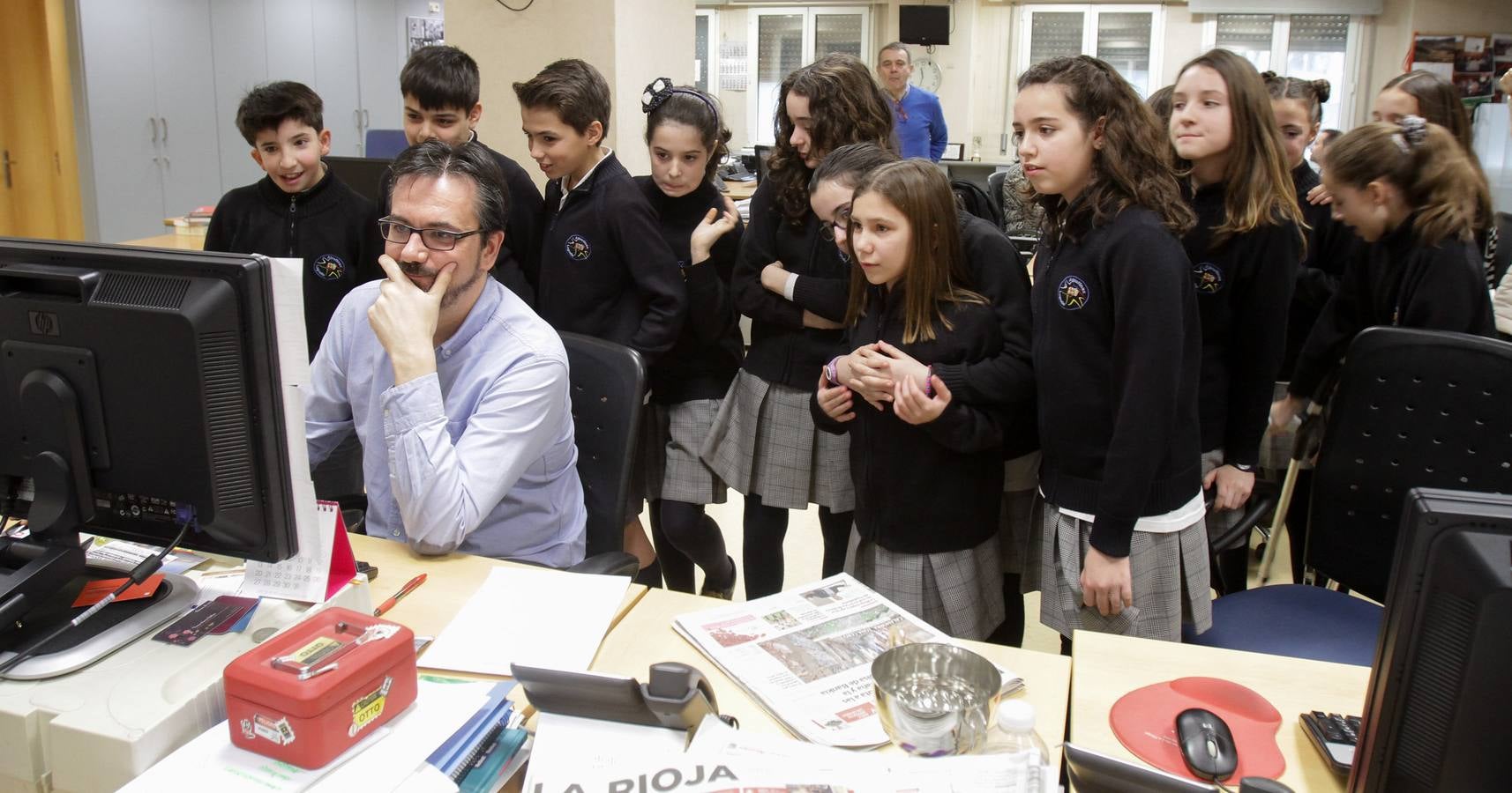 Los alumnos del 6º B del colegio Nuestra Señora del Buen Consejo, Agustinas, visitan la multimedia de Diario LA RIOJA