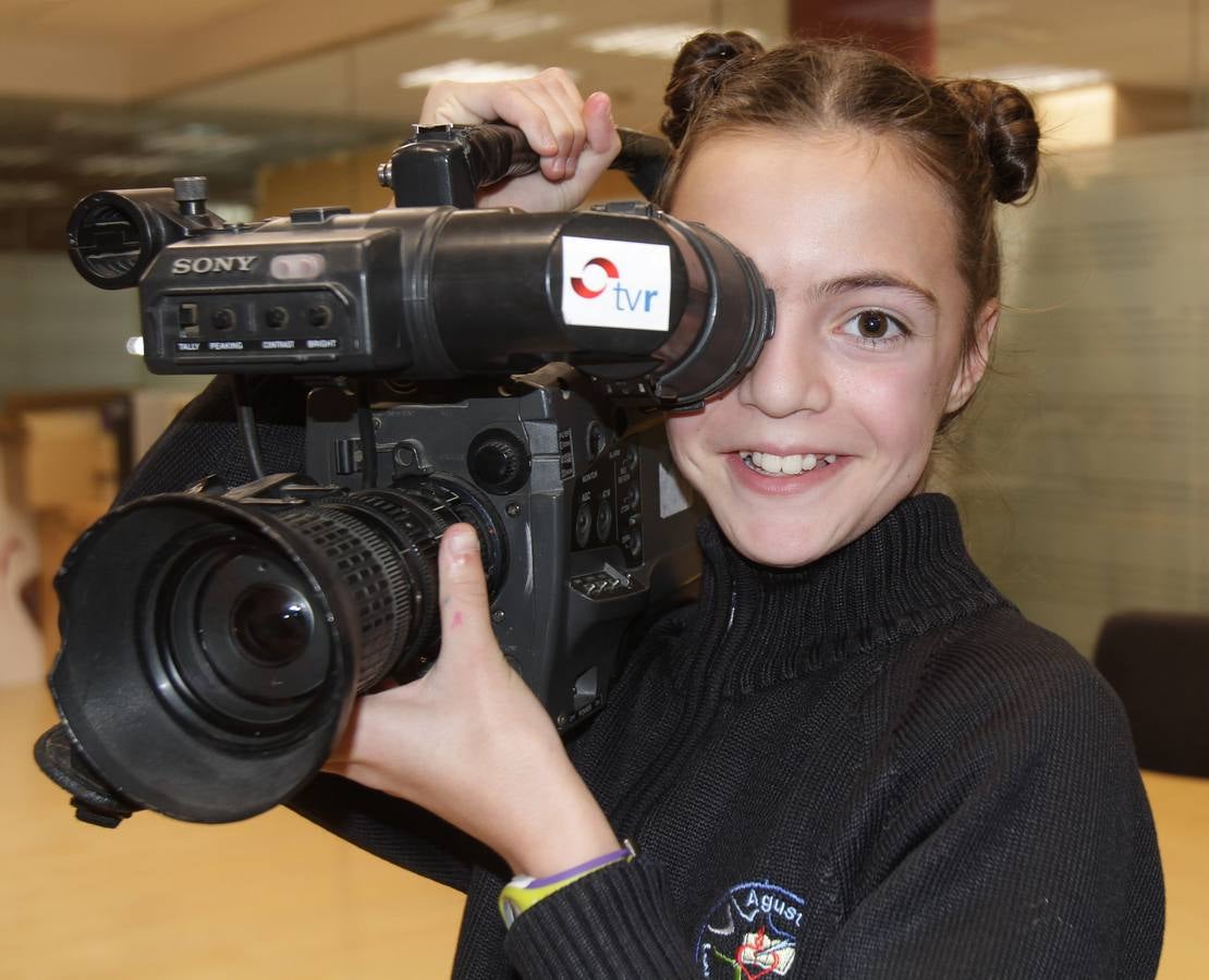 Los alumnos del 6º B del colegio Nuestra Señora del Buen Consejo, Agustinas, visitan la multimedia de Diario LA RIOJA