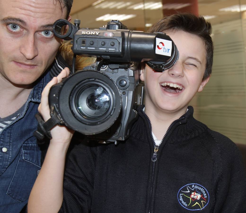 Los alumnos del 6º B del colegio Nuestra Señora del Buen Consejo, Agustinas, visitan la multimedia de Diario LA RIOJA