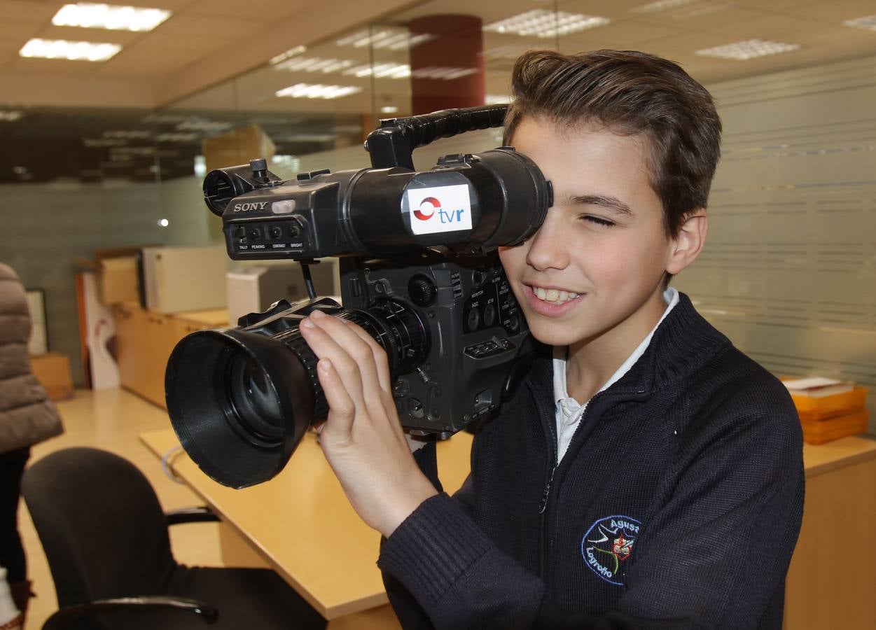 Los alumnos del 6º B del colegio Nuestra Señora del Buen Consejo, Agustinas, visitan la multimedia de Diario LA RIOJA